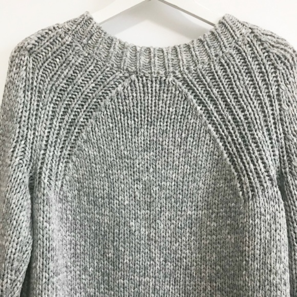 Ann Taylor chunky gray sweater, size M - Picture 5 of 6